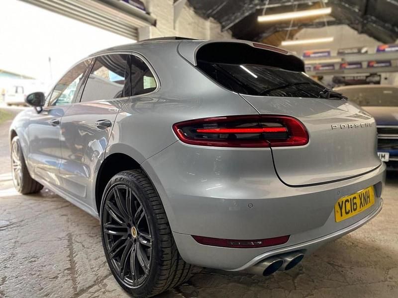 Used Porsche Macan 258 HP (189 kW) 2016 Silver SUV