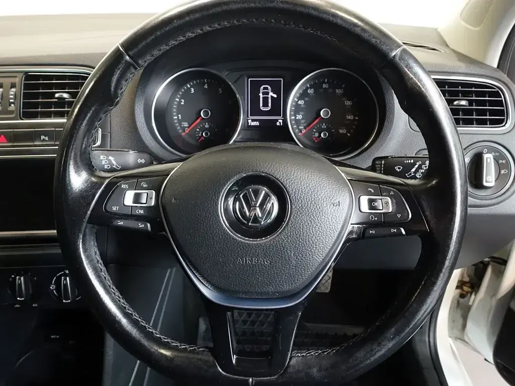 Used VW Polo Edition 90 HP (66 kW) 2017 White Hatchback