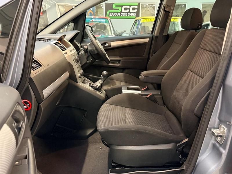 Used Vauxhall Zafira SRi 140 HP (102 kW) 2010 Silver MPV