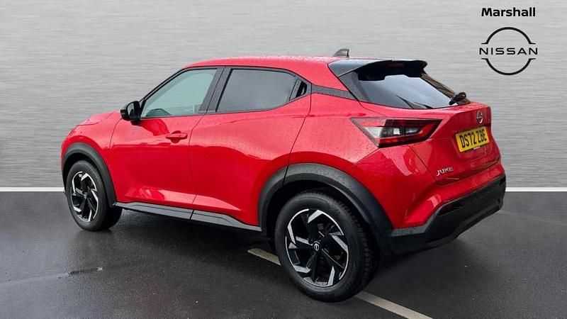 Used Nissan Juke N-Connecta 114 HP (83 kW) 2022 Red SUV