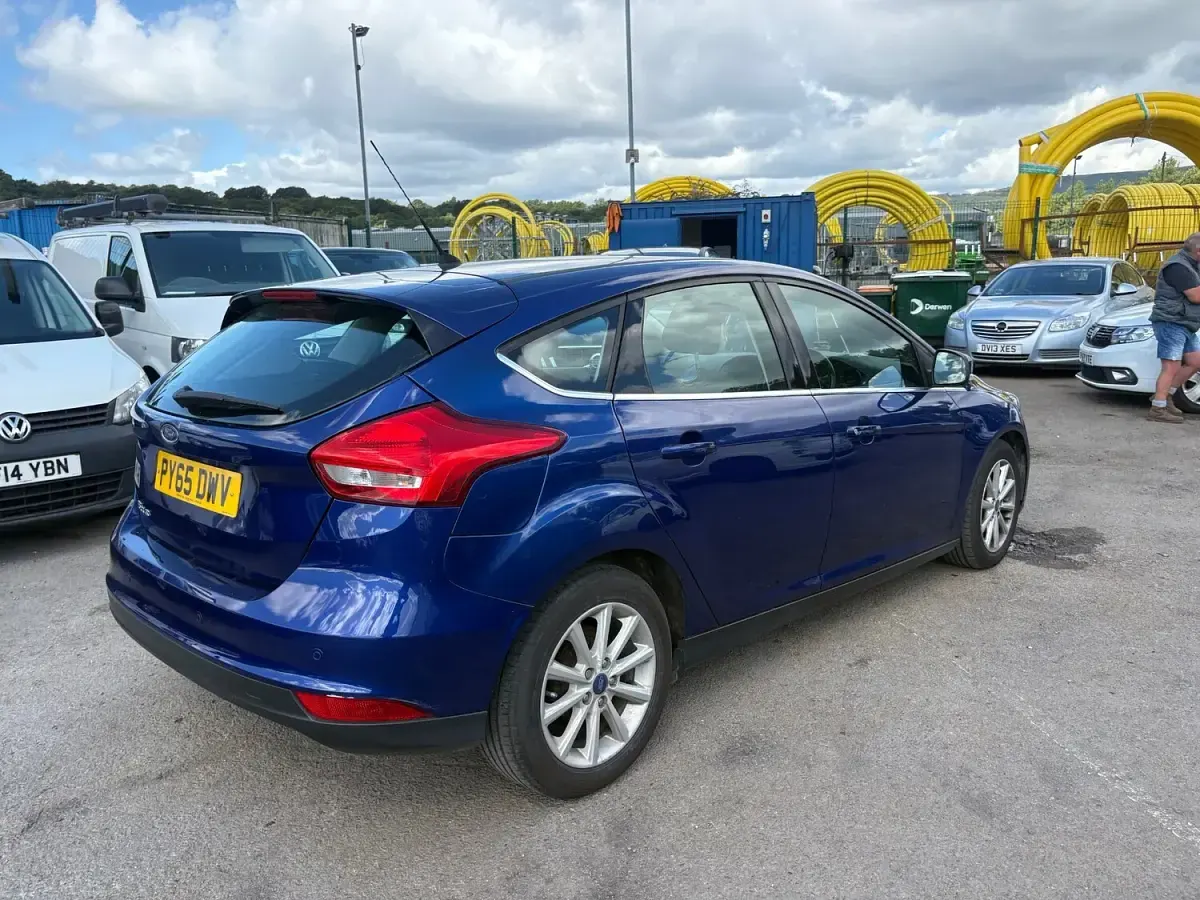 Used Ford Focus Titanium 2016 Blue Hatchback