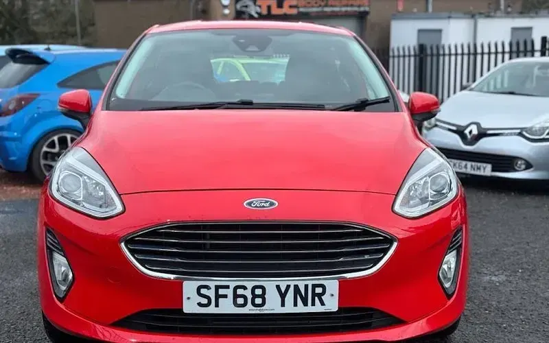 Used Ford Fiesta Zetec 86 HP (63 kW) 2018 Red Hatchback
