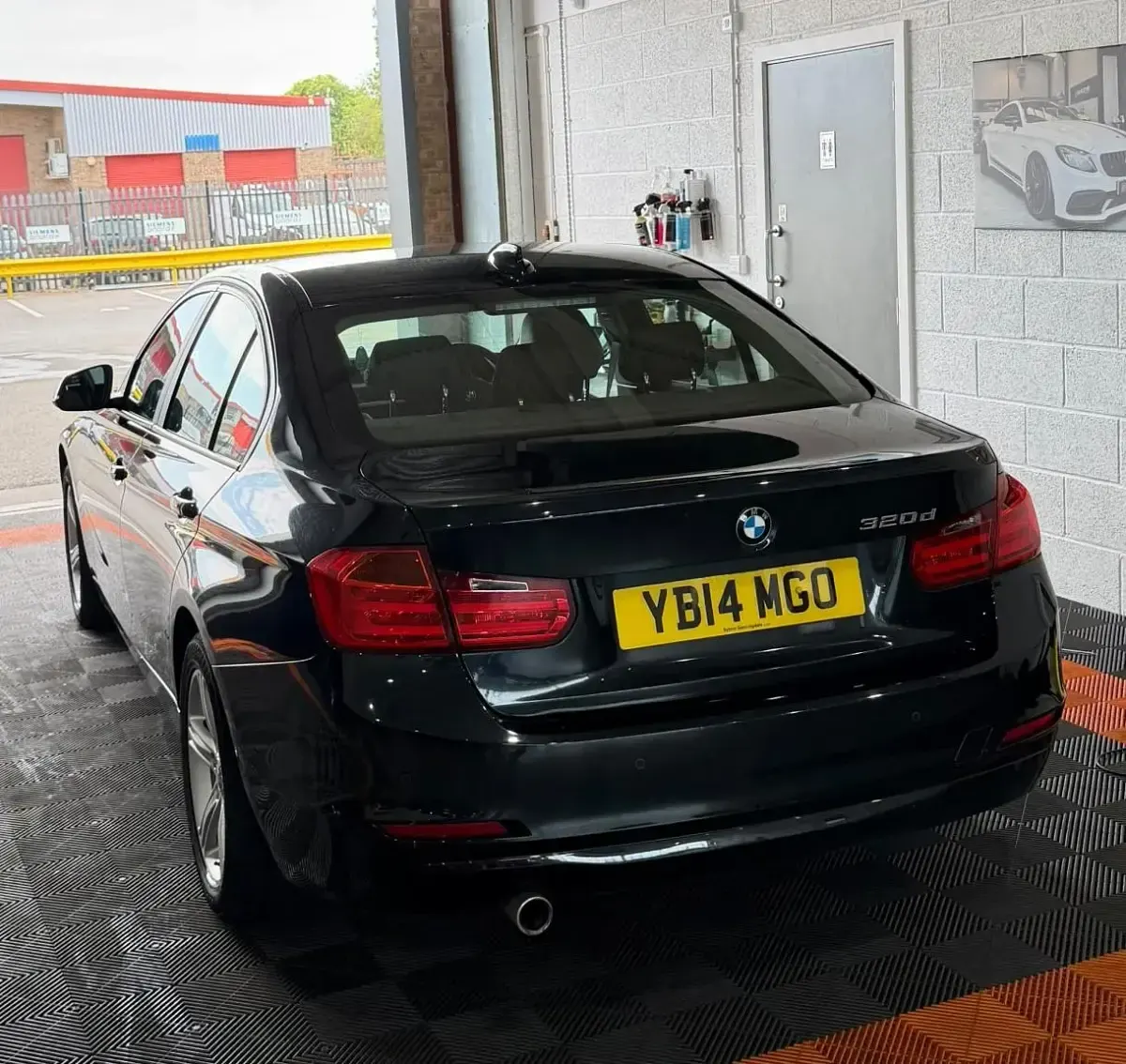 Used BMW 320 2014 Black Sedan