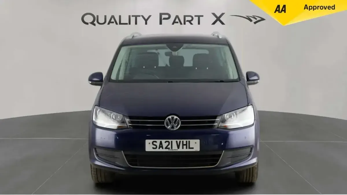Usado VW Sharan SE 150 HP (110 kW) 2021 Azul Monovolume