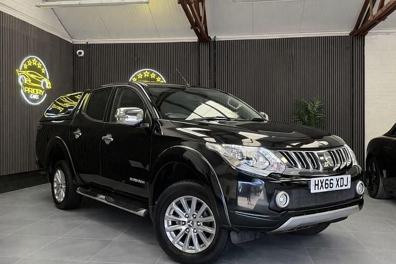 Used Mitsubishi L200 2016 Black Pickup