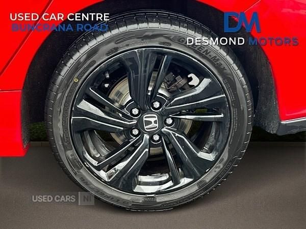 Begagnad Honda Civic SR 126 HK (92 kW) 2018 Röd Halvkombi