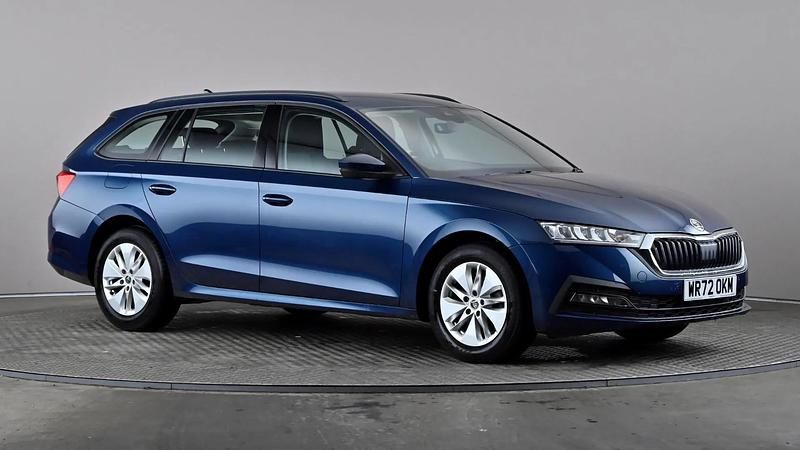 Used Skoda Octavia SE Technology 110 HP (80 kW) 2022 Blue Estate