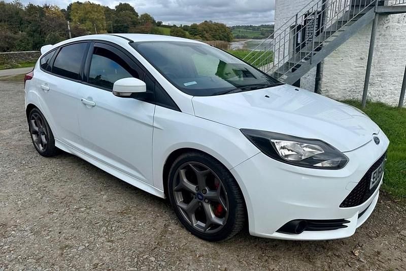 White Used 2014 Ford Focus ST Hatchback | £5,995 (Fair price) - Image 1/1
