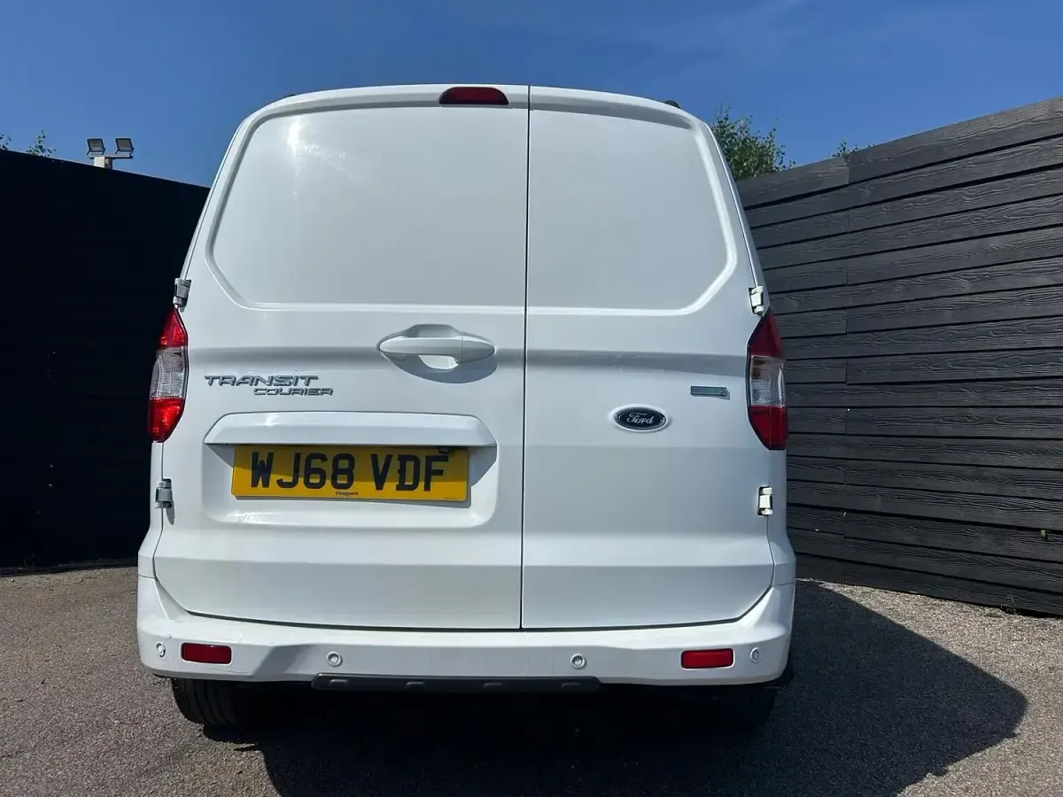 Used Ford Transit Sport 100 HP (73 kW) 2018 White Van