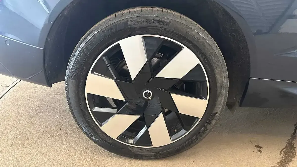 Used Volvo XC60 Ultimate 455 HP (334 kW) 2023 Blue SUV