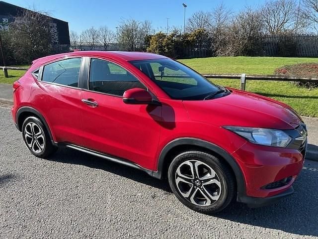 Used Honda HR-V SE 120 HP (88 kW) 2016 Red SUV