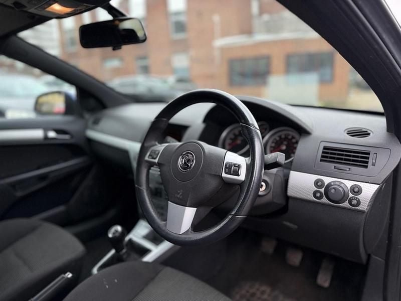 Used Vauxhall Astra SRi 2009 Blue Hatchback