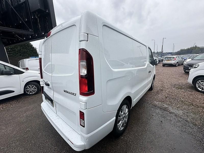 New Renault Trafic 2025 White MPV