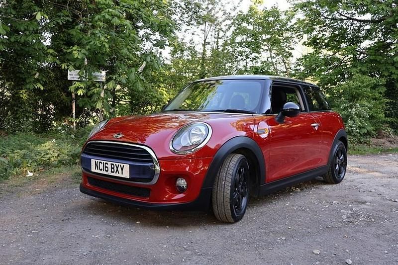 Blazing red Used 2016 Mini Cooper Hatch Hatchback | £7,350 (Good price) - Image 1/1