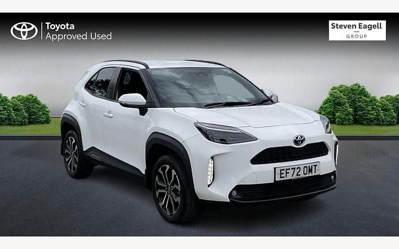 Used 2025 Toyota Yaris Hybrid Design Estate | £20,626 (Good price) - Image 1/3