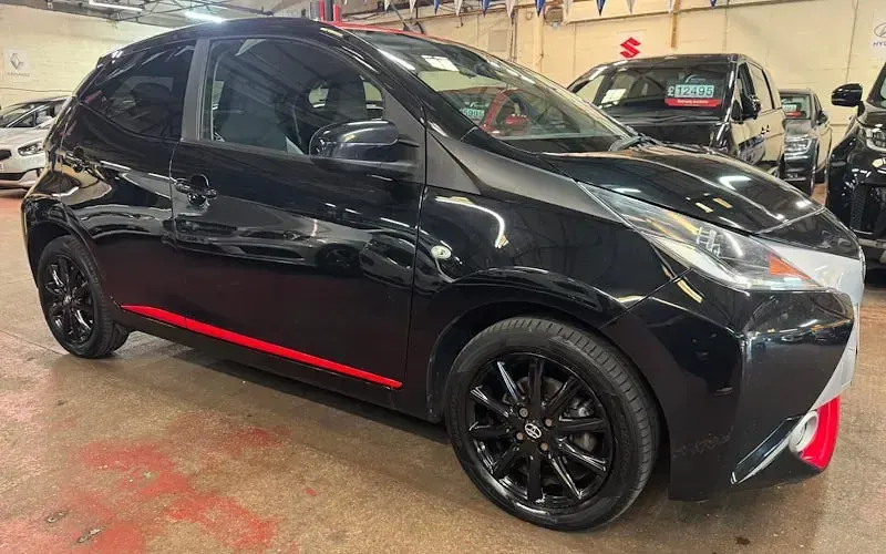 Used Toyota Aygo x-press 69 HP (50 kW) 2017 Hatchback