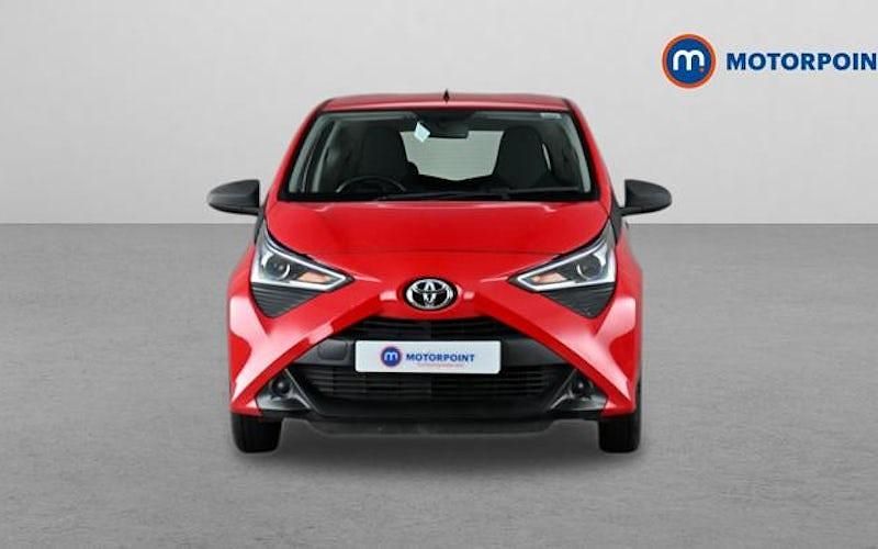 Usado Toyota Aygo 72 HP (52 kW) 2018 Vermelho Citadino