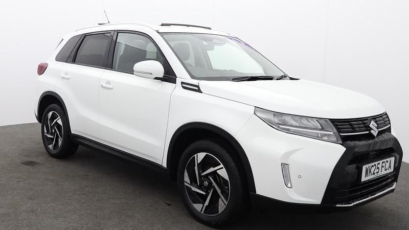 Second-hand Suzuki Vitara 116 CP (85 kW) 2025 Alb SUV