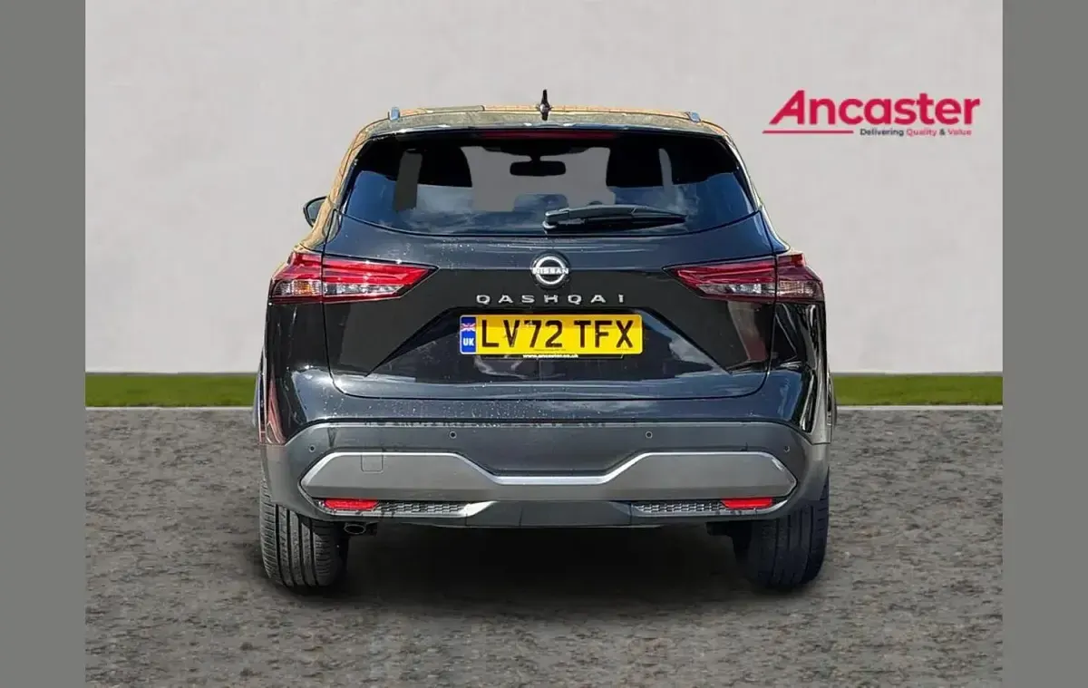 Used Nissan Qashqai N-Connecta 155 HP (114 kW) 2022 Black SUV