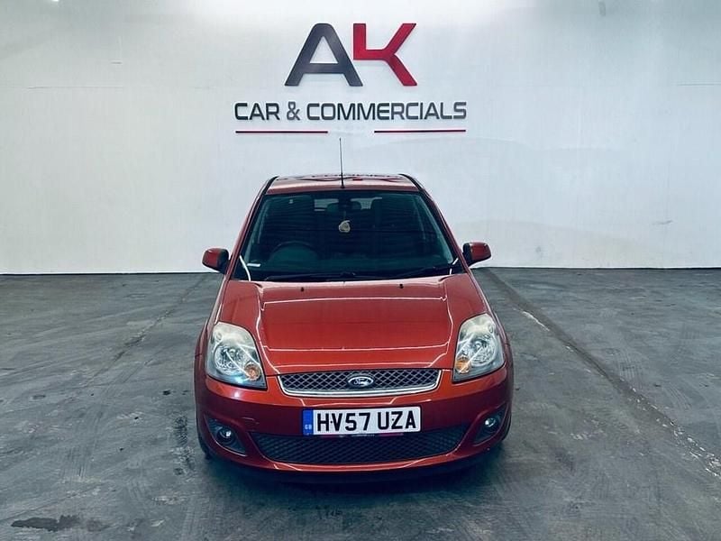Used Ford Fiesta Zetec 79 HP (58 kW) 2007 Red Hatchback