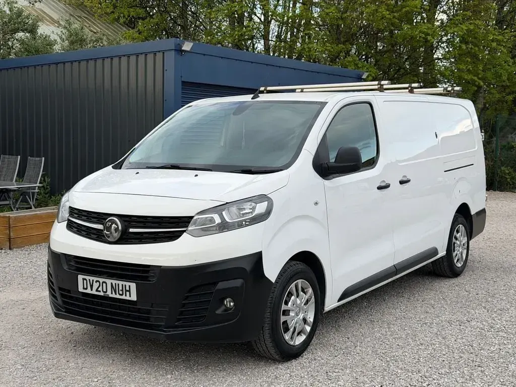 Used Vauxhall Vivaro S 150 HP (110 kW) 2020 White MPV