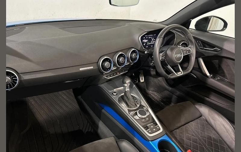 Used Audi TT Roadster Black Edition 194 HP (142 kW) 2022 Blue Cabriolet