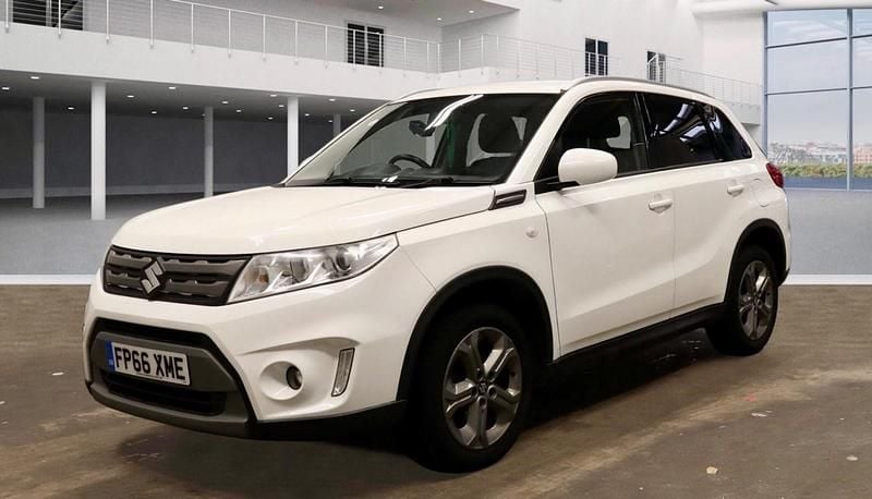 Used Suzuki Vitara SZ-T 120 HP (88 kW) 2016 White SUV