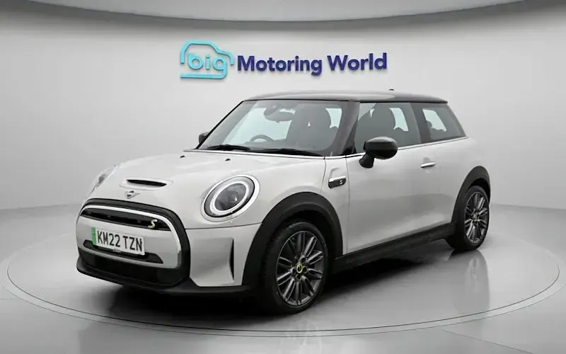 Used Mini Cooper Level 2 135 kW (184 HP) 2023 Hatchback