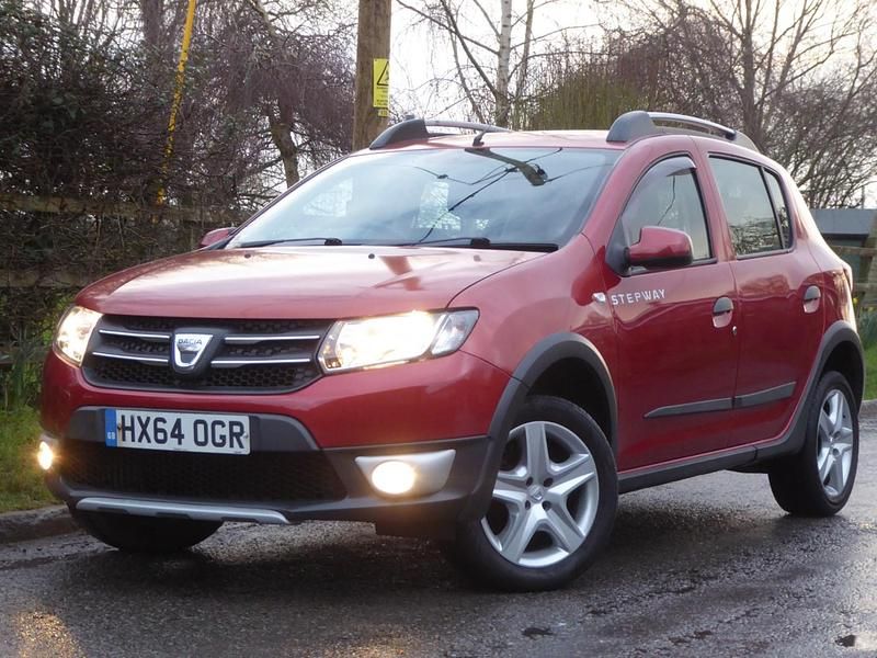 Used Dacia Sandero Lauréate 2014 Red Hatchback