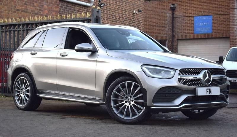 Used Mercedes GLC300 AMG Line Premium 245 HP (180 kW) 2020 Silver Estate