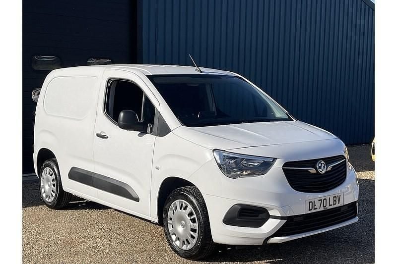 Used Vauxhall Combo Sportive 100 HP (73 kW) 2020 White MPV