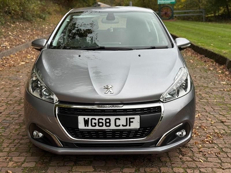 Used Peugeot 208 Signature Sky 2019 Grey Hatchback