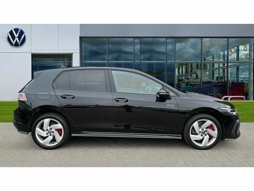 Used VW Golf VIII 174 HP (127 kW) 2025