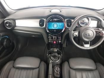 Usado Mini Cooper Exclusive 136 CV (100 kW) 2022 Azul Utilitario