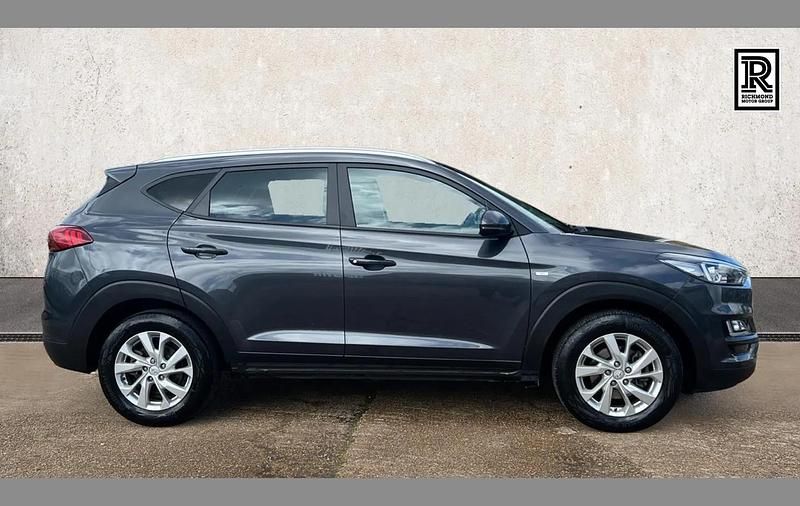 Usado Hyundai Tucson SE 136 HP (100 kW) 2021 Cinzento SUV