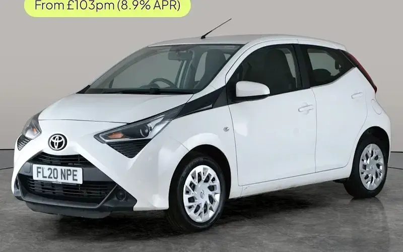 Used Toyota Aygo X-play 72 HP (52 kW) 2020 Hatchback