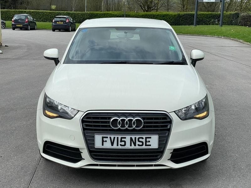 Used Audi A1 Sportback Comfort 116 HP (85 kW) 2015 White Hatchback