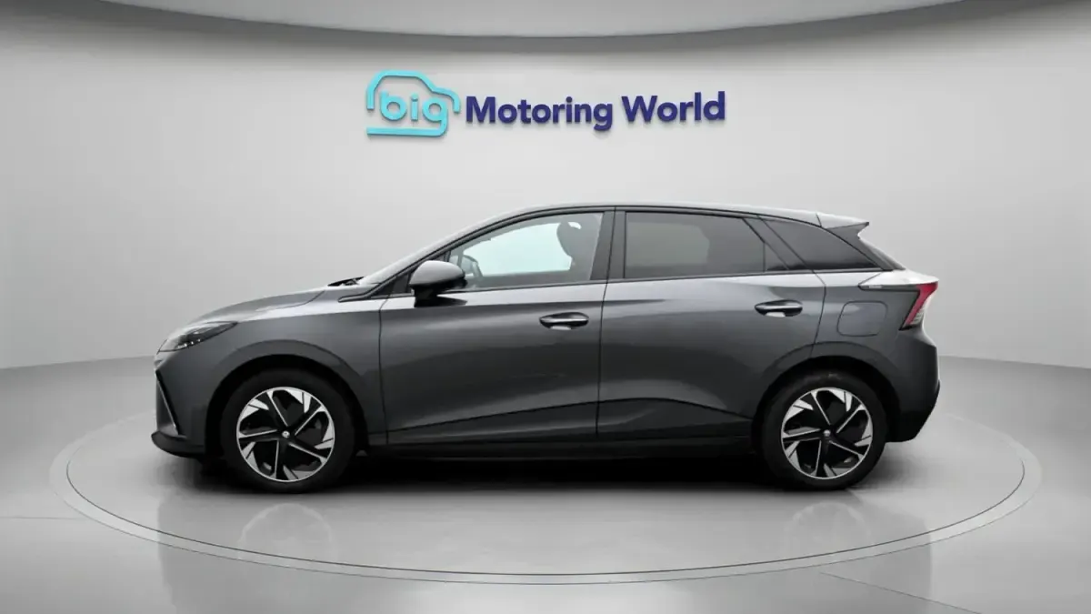 Usado MG MG4 EV Trophy 319 kW (435 HP) 2023 Cinzento Citadino