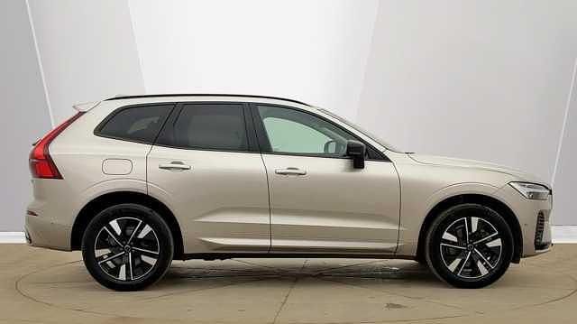 Used Volvo XC60 Plus 345 HP (253 kW) 2025 Gold SUV