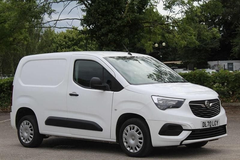White Used 2020 Vauxhall Combo Sportive MPV | £9,490 (A bit pricey) - Image 1/4