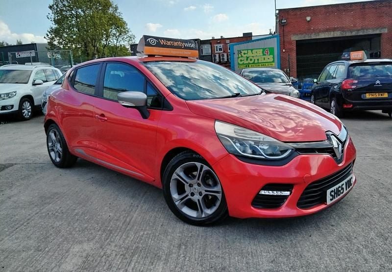 Used Renault Clio IV Dynamique 90 HP (66 kW) 2015 Red Hatchback