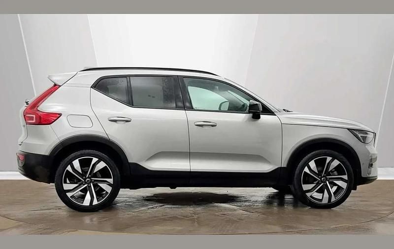 Used Volvo XC40 Ultra 194 HP (142 kW) 2025 Silver SUV