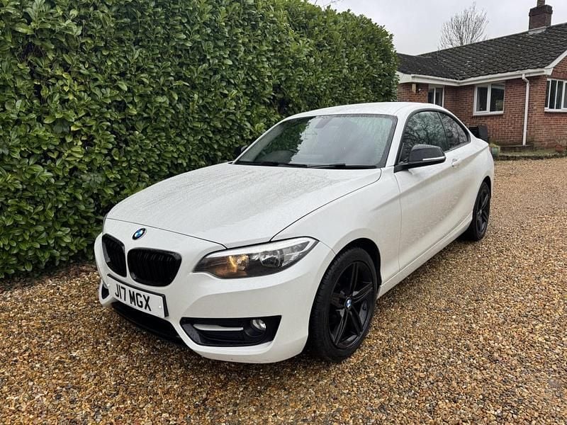Used BMW 218 Sport Line 2014 White Coupe