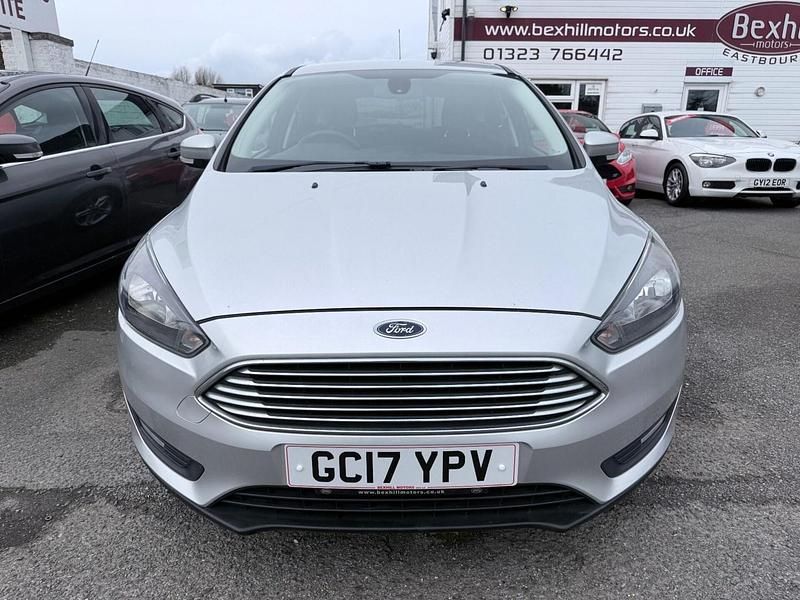 Used Ford Focus Zetec 100 HP (73 kW) 2017 Silver Hatchback