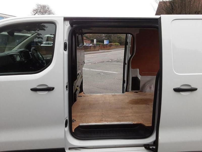 Used Peugeot Expert Premium 2022 White Van