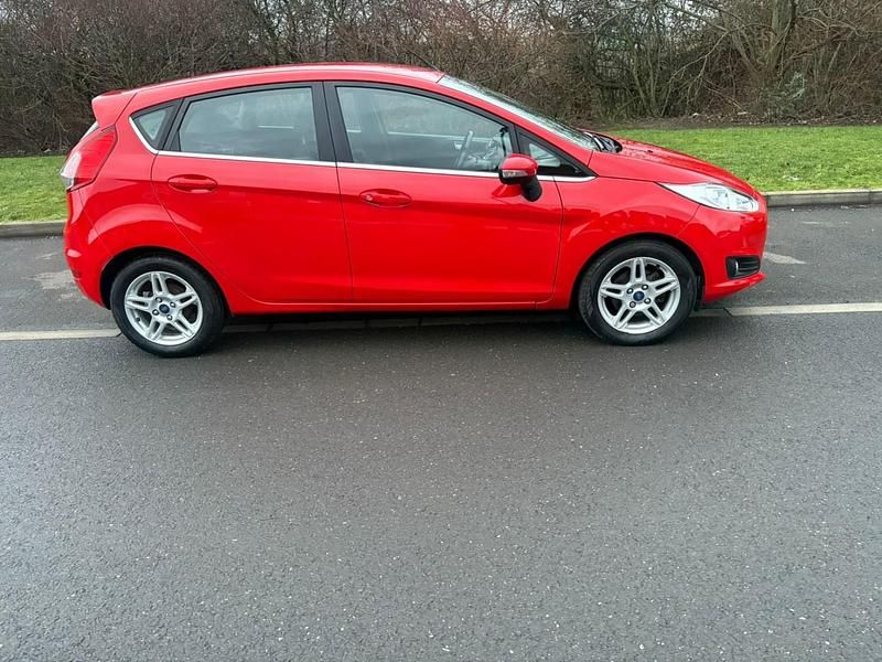 Used Ford Fiesta Zetec 2013 Red Hatchback