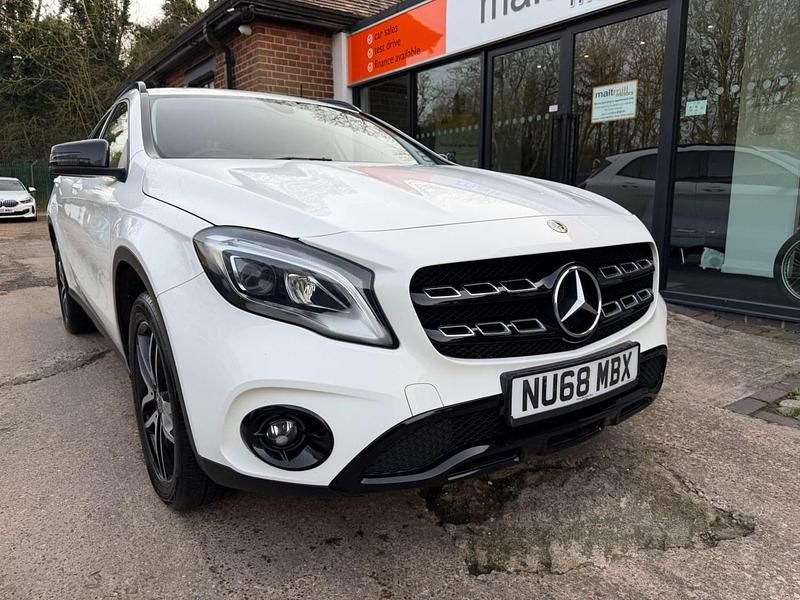 Used Mercedes GLA180 Urban 122 HP (89 kW) 2018 White SUV