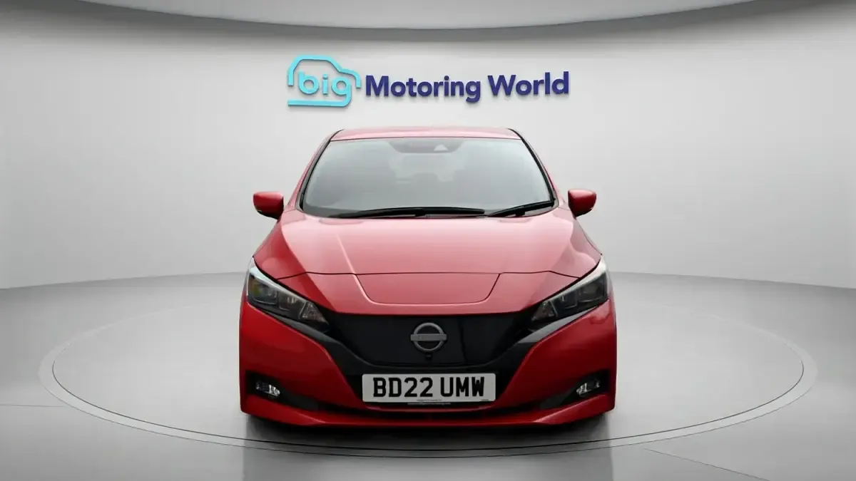 Used Nissan Leaf Tekna 110 kW (150 HP) 2022 Red Hatchback