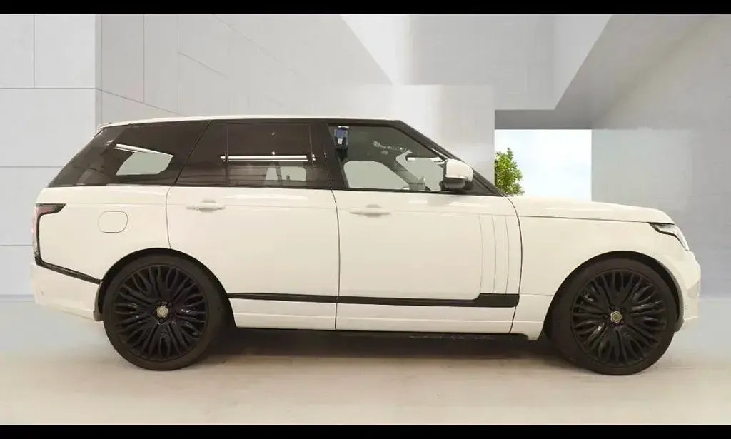Used Land Rover Range Rover Vogue 2017 White SUV