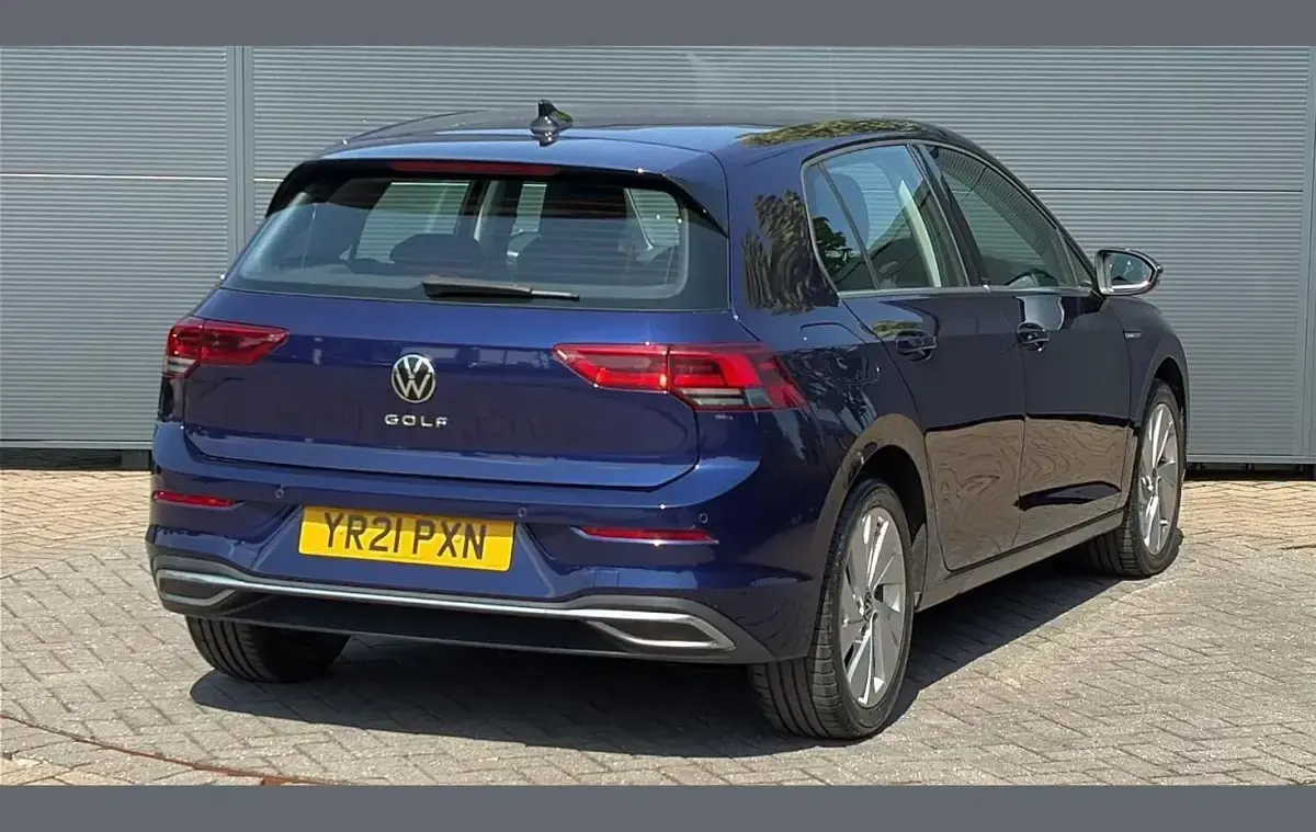 Used VW Golf VIII Style 147 HP (108 kW) 2021 Blue Hatchback